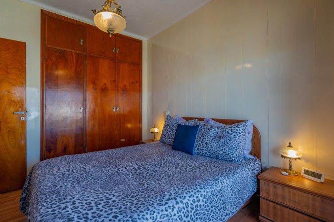 Venta  casa con 4 dormitorios garage y 2 locales