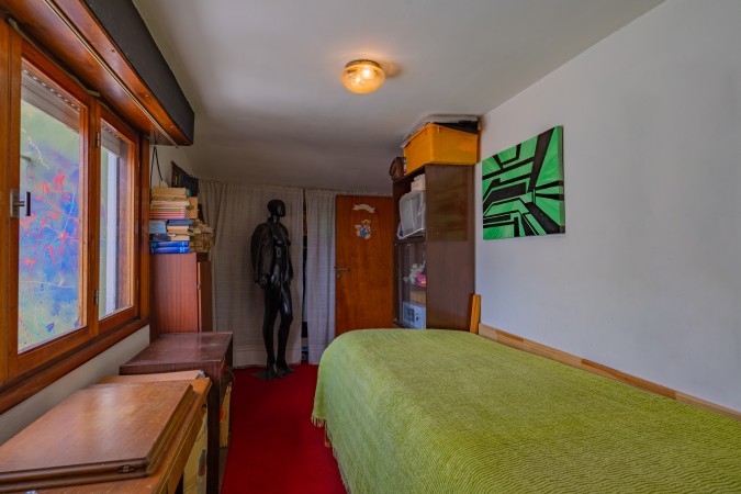 Venta  casa con 4 dormitorios garage y 2 locales