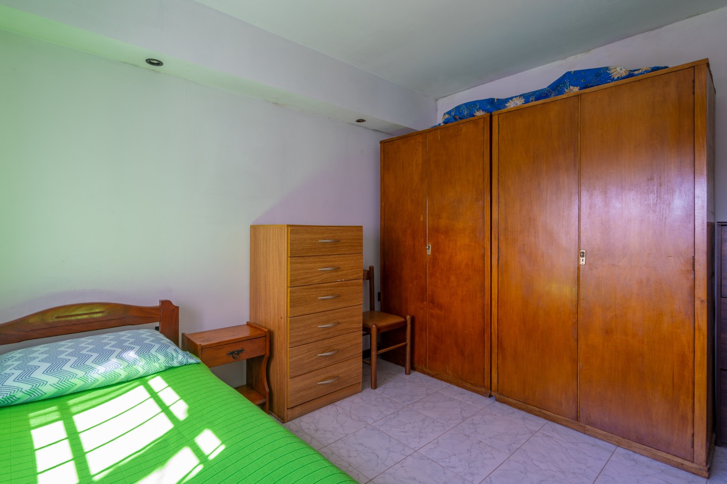 Casa 4 ambientes mas 2 departamentos de 3 ambientes, sobre 2 lotes. Bosque Peralta Ramos