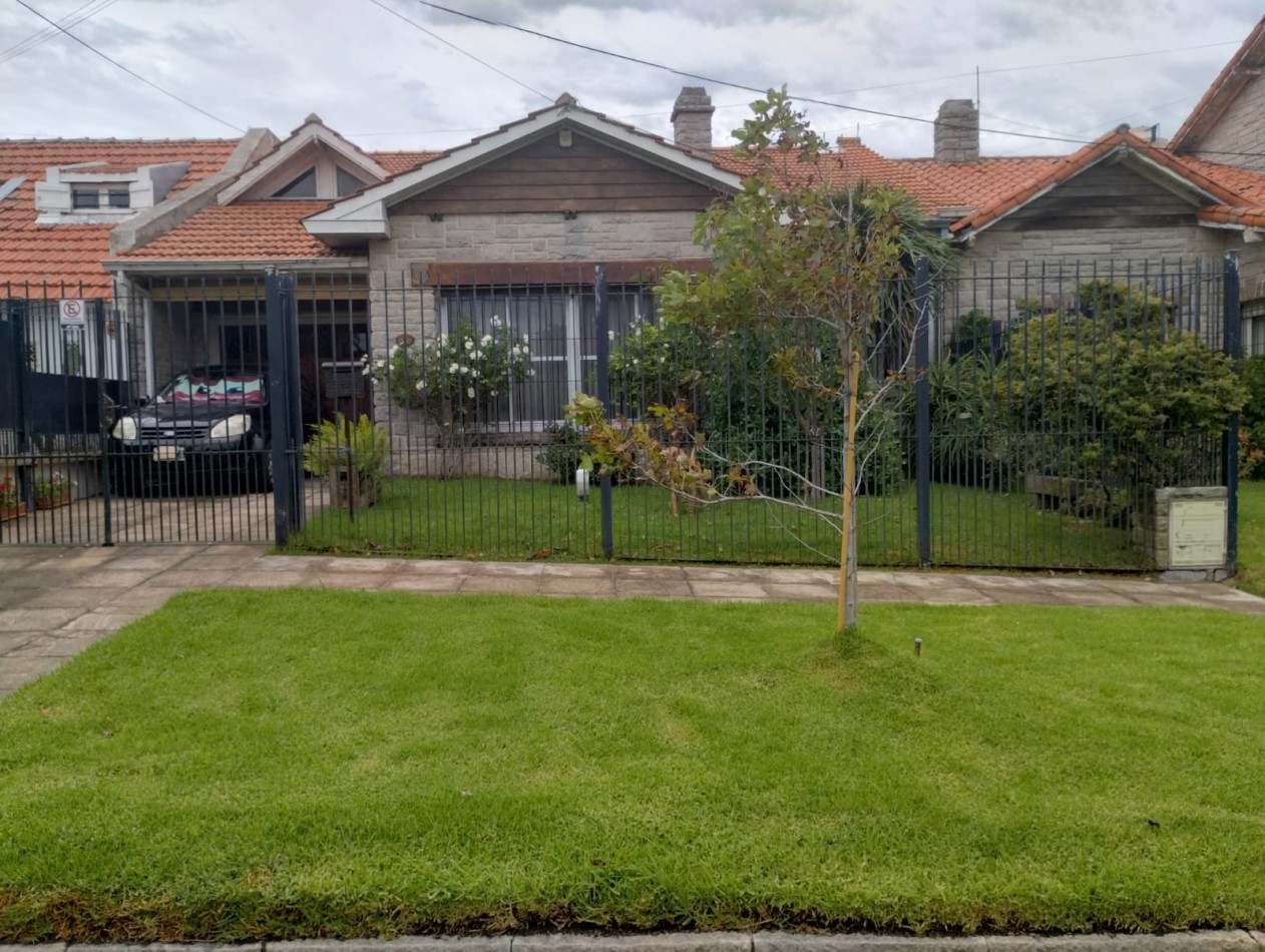 CASA 4 AMBIENTES , PUNTA MOGOTES A CUADRAS DEL MAR  APTA CREDITO