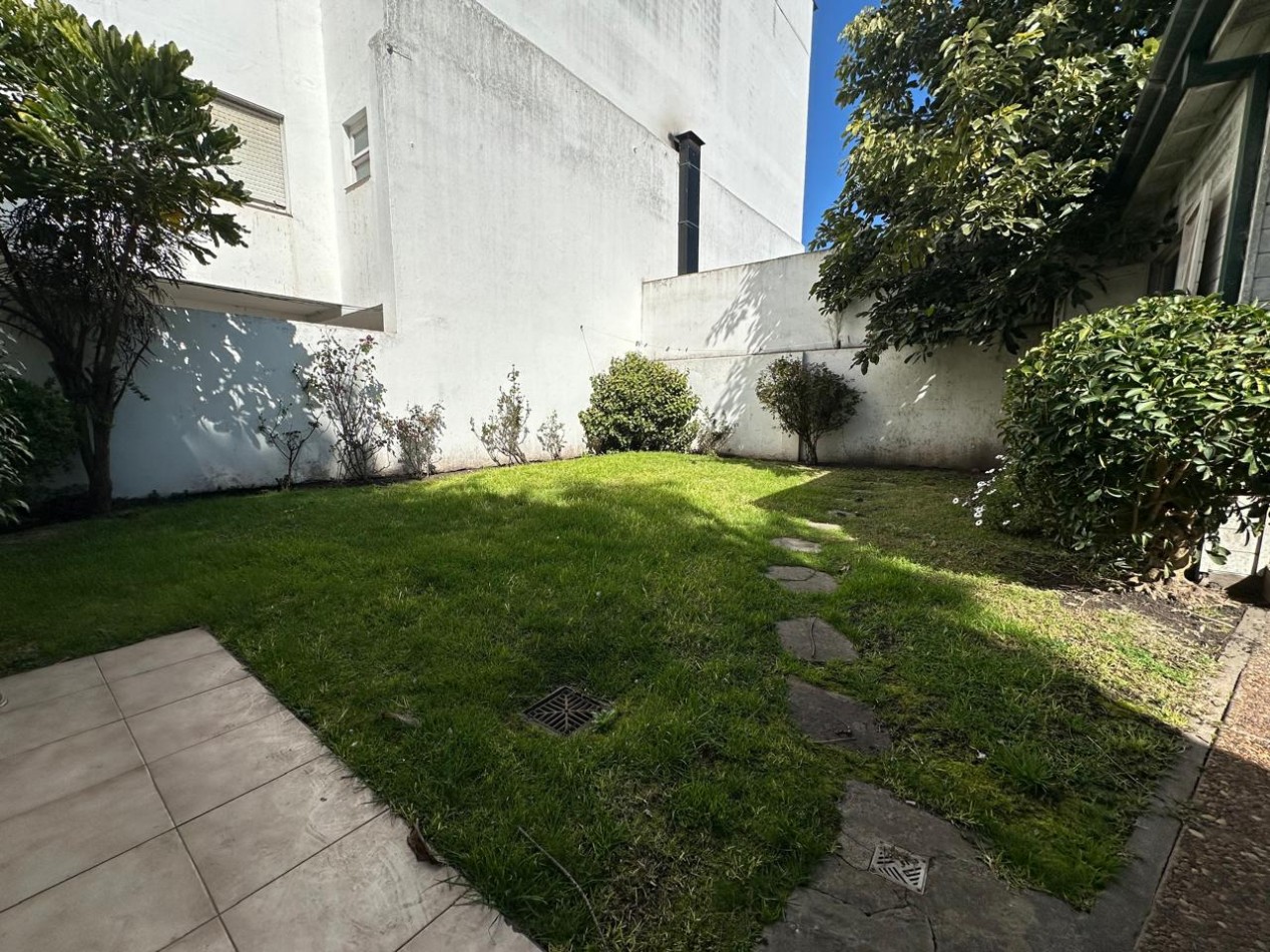 CASA 4 AMBIENTES GARAGE PARQUE APTO COMERCIAL ZONA ALDREY 