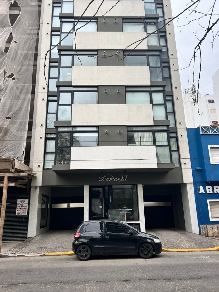 DEPARTAMENTOS DE 3 AMBIENTES C/ COCHERA - EDIFICIO DAMAR XI -
