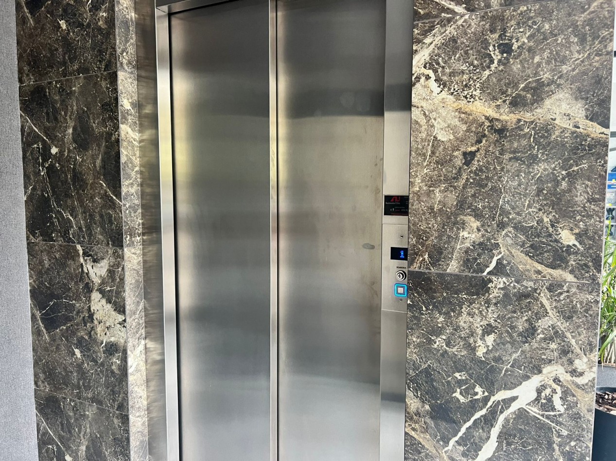 DEPARTAMENTOS DE 3 AMBIENTES C/ COCHERA - EDIFICIO DAMAR XI -