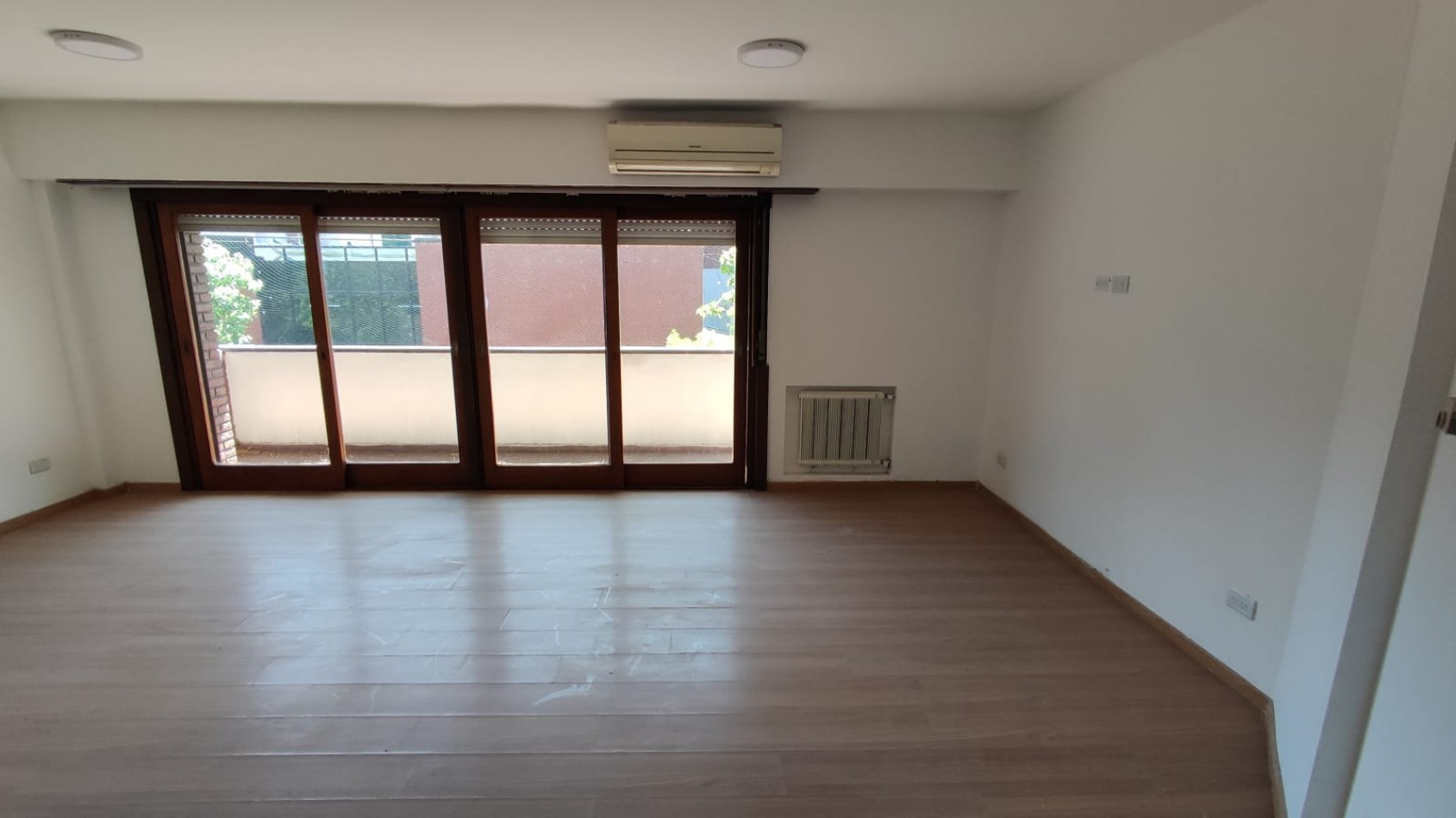 Piso 4 ambientes zona  centro Shopping los gallegos