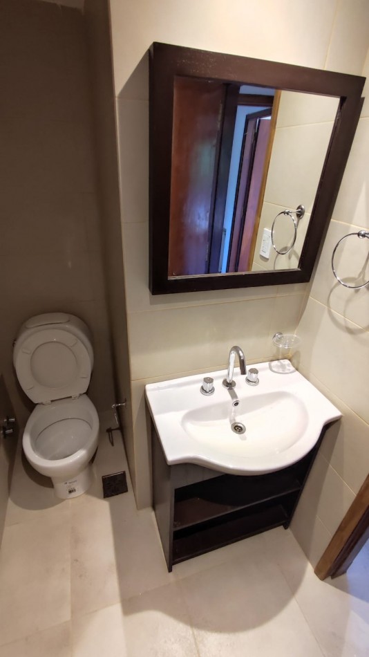 Piso 4 ambientes zona  centro Shopping los gallegos