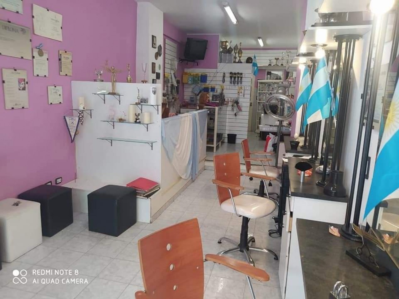 Vental local a la calle zona Plaza Colon.