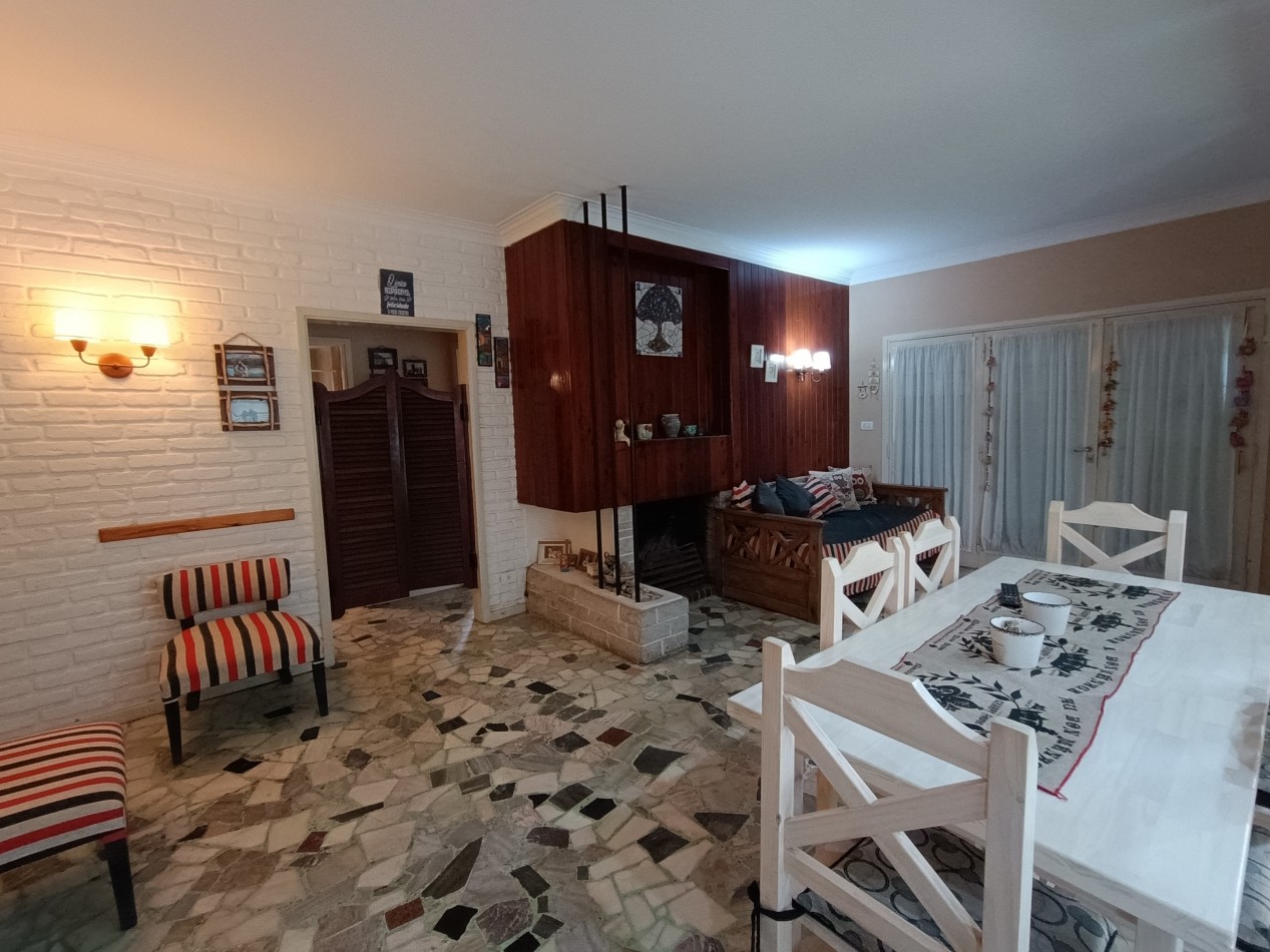 Venta casa 3 ambientes con dependencia y patio a tres cuadras del Mar Punta Mogotes
