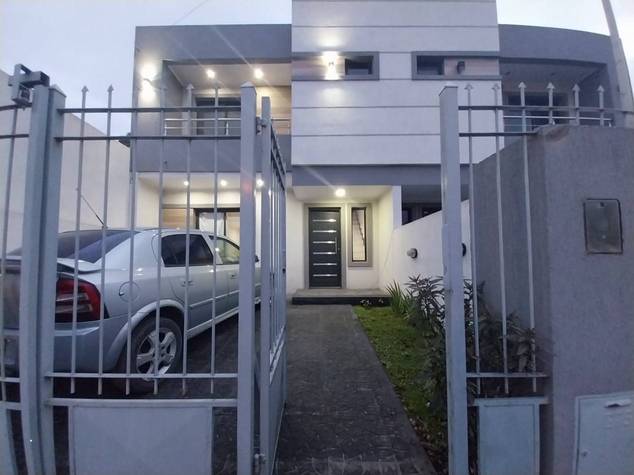 DUPLEX A ESTRENAR 4 AMBIENTES CON ENTRADA PARA AUTO, PATIO Y PARRILLA. COLINAS DE PERALTA RAMOS 