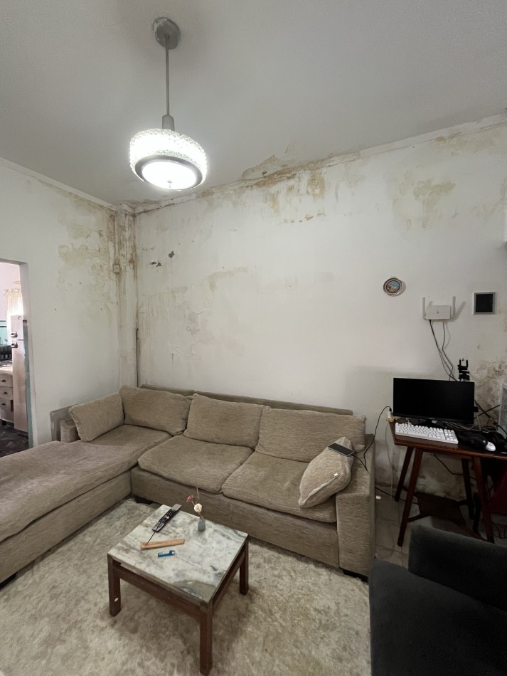 VENTA DOS PH 2 Y 3 AMBIENTES A RECICLAR EN POMPEYA. VENTA EN BLOCK 