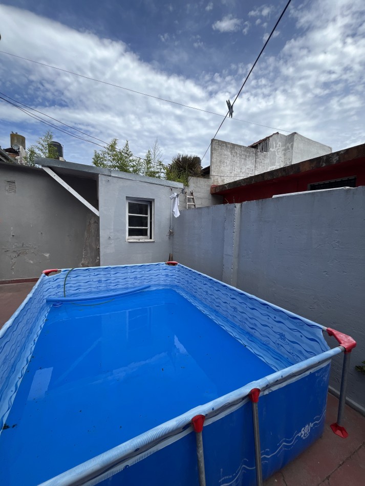 VENTA DOS PH 2 Y 3 AMBIENTES A RECICLAR EN POMPEYA. VENTA EN BLOCK 