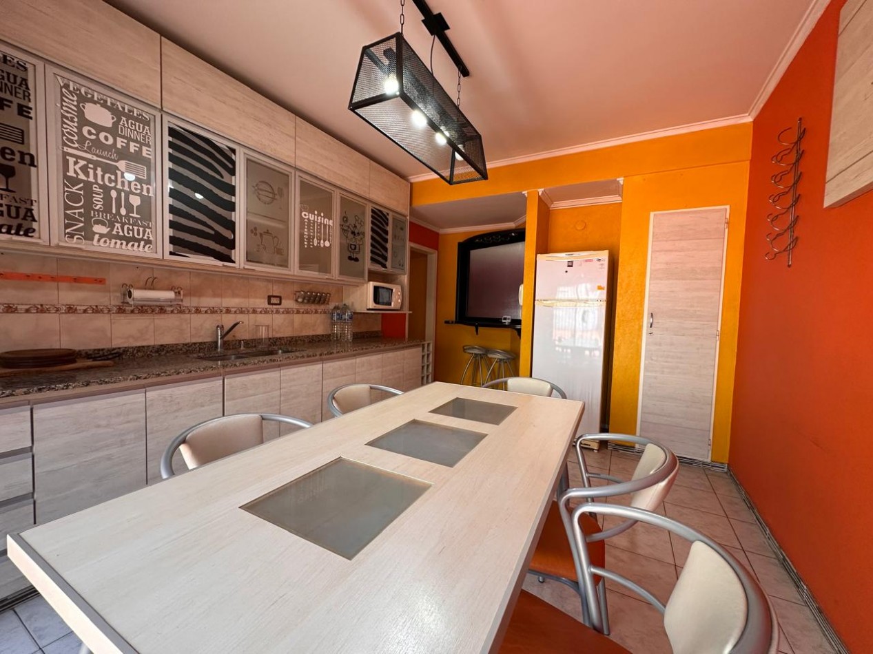 VENTA CASA 5 AMBIENTES CALEFACCION CENTRAL BARRIO PERLA NORTE