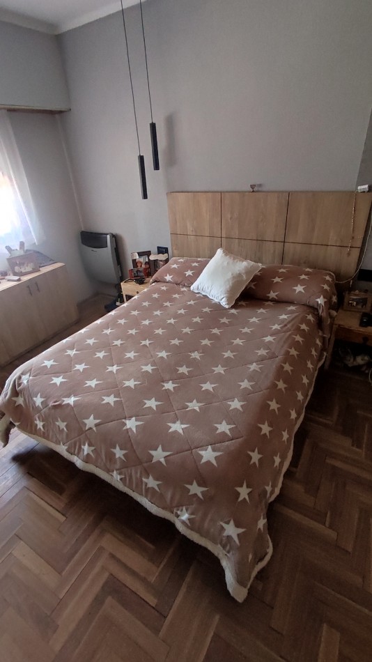 Chalet 5 ambientes C/pileta y Quincho