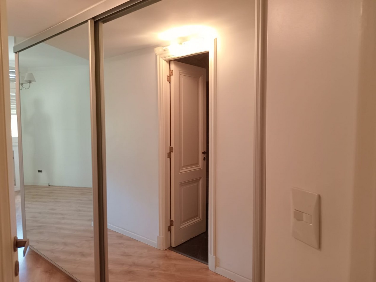 SEMIPISO 4 AMBIENTES CON BALCON SALIENTE Y COCHERA