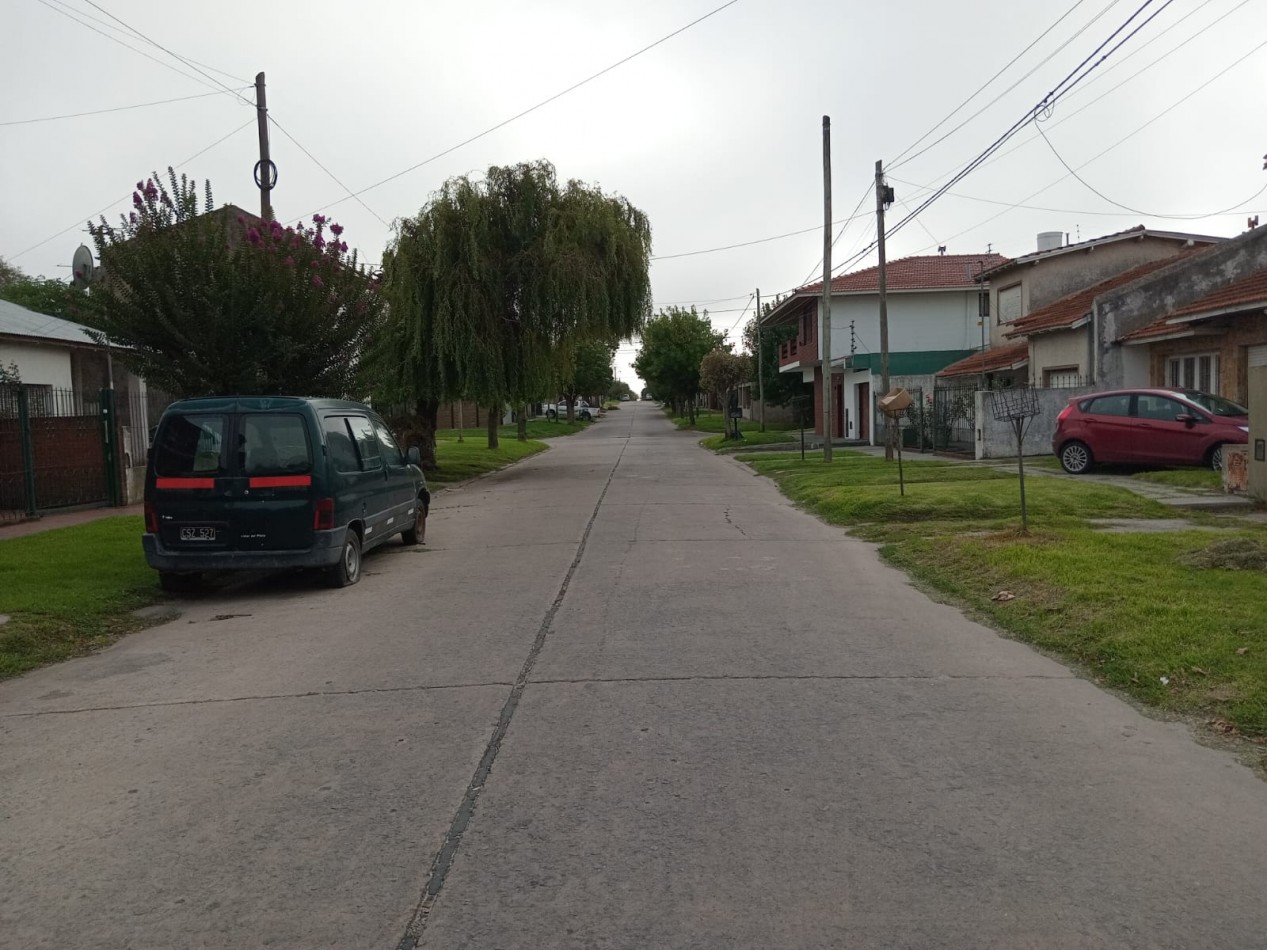CASA 3 AMBIENTES CON DEPARTAMENTO Y QUINCHO