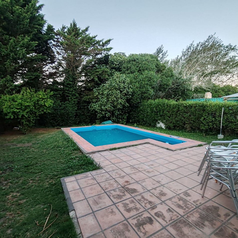 Casa 3 amb con parque y pileta barranca los Lobos 