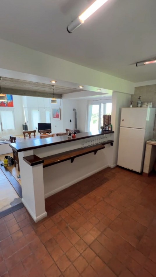 VENTA CASA 3 AMBIENTES A 150 METROS DEL MAR-