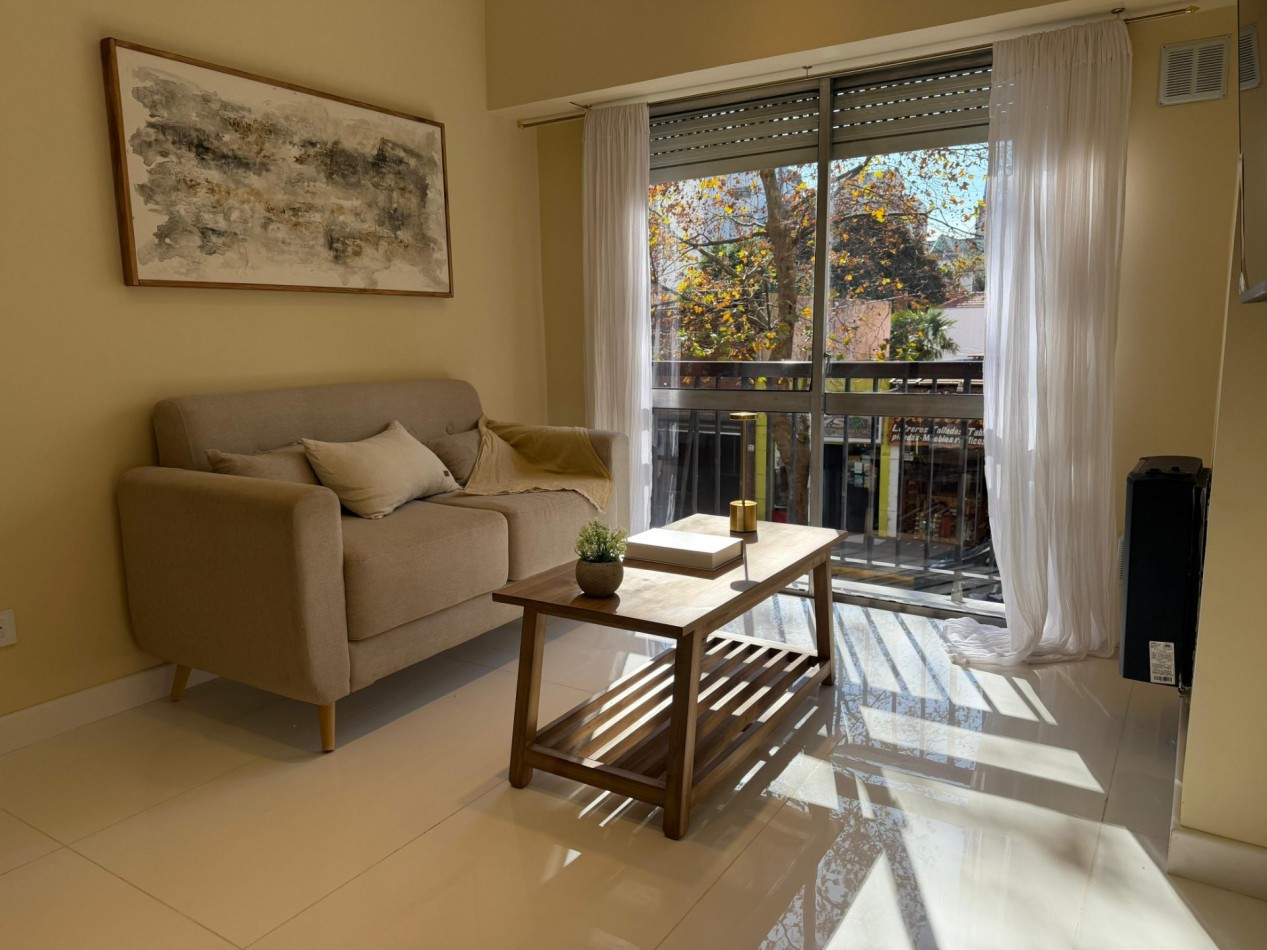 Departamento 2amb al frente con balcon reciclado Centro