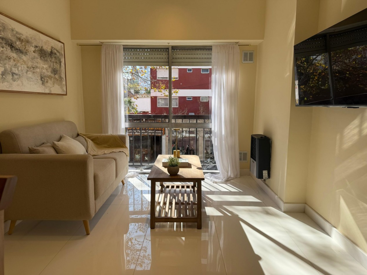 Departamento 2amb al frente con balcon reciclado Centro