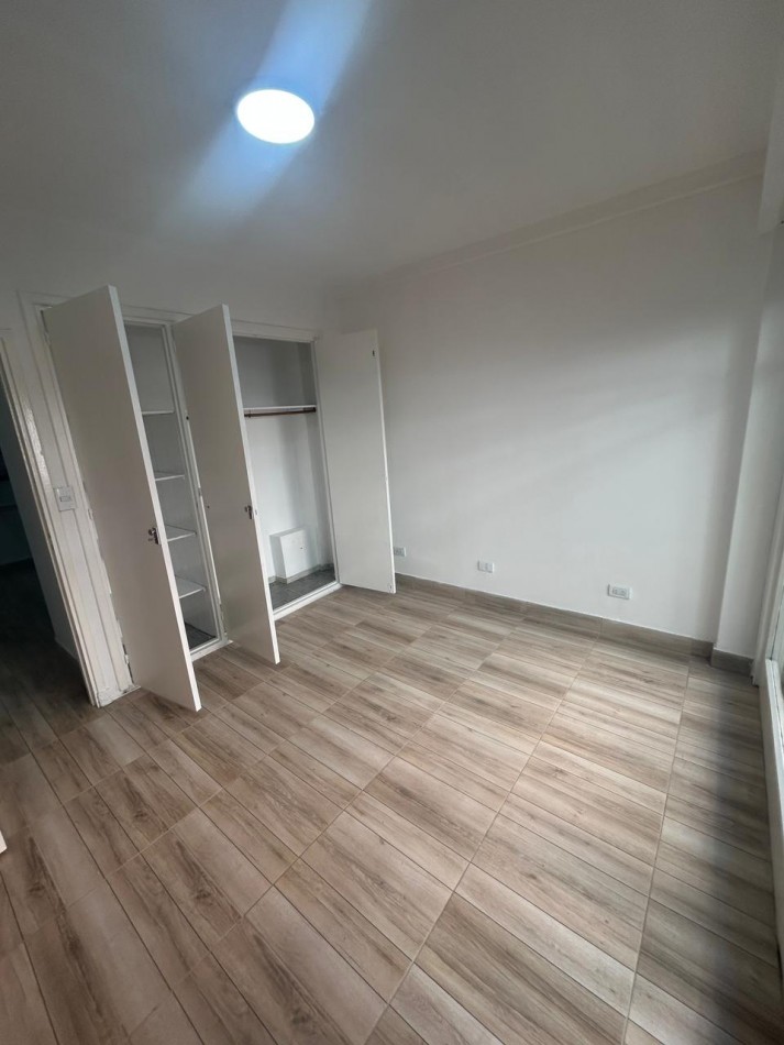 VENTA DEPARTAMENTO 2 AMBIENTES RECICLADO INVERTIDO CON BALCON A LA CALLE ZONA ALDREY