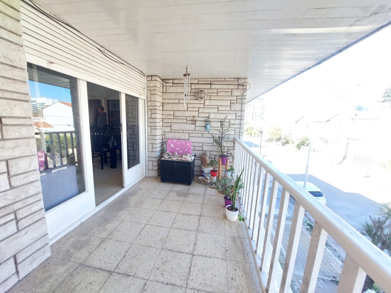 PH 3 dormitorios con balcon y cochera.