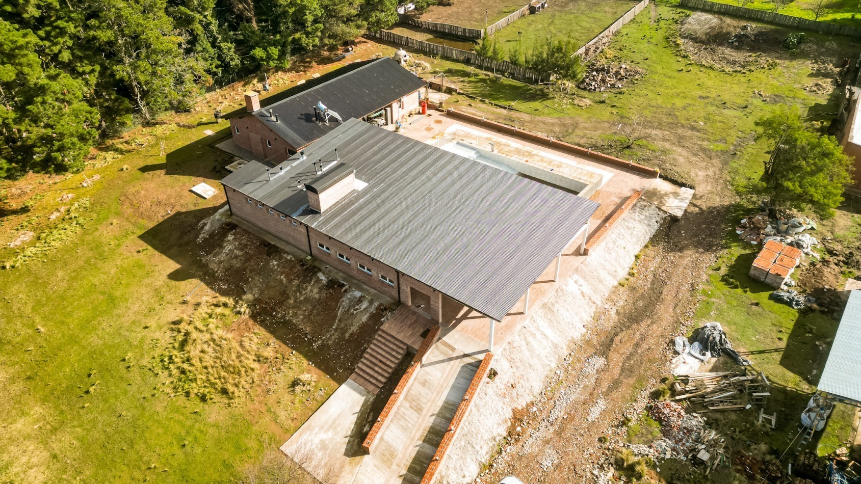 Casa quinta + Salon de Fiestas- Casa de caseros - una hectarea en Sierra de los Padres-1 hectarea