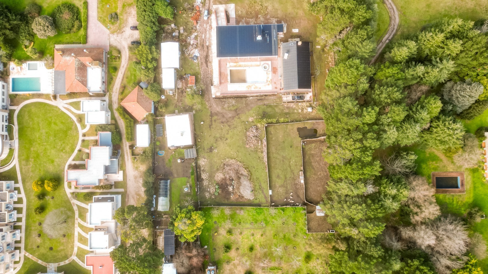 Casa quinta + Salon de Fiestas- Casa de caseros - una hectarea en Sierra de los Padres-1 hectarea