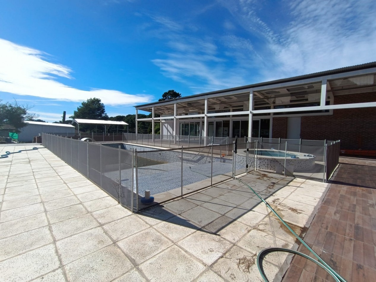 Casa quinta + Salon de Fiestas- Casa de caseros - una hectarea en Sierra de los Padres-1 hectarea